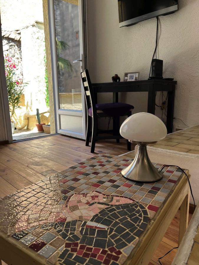 Studio Avec Terrasse Sur Cour, Authentique, Calme Avignon Exteriör bild